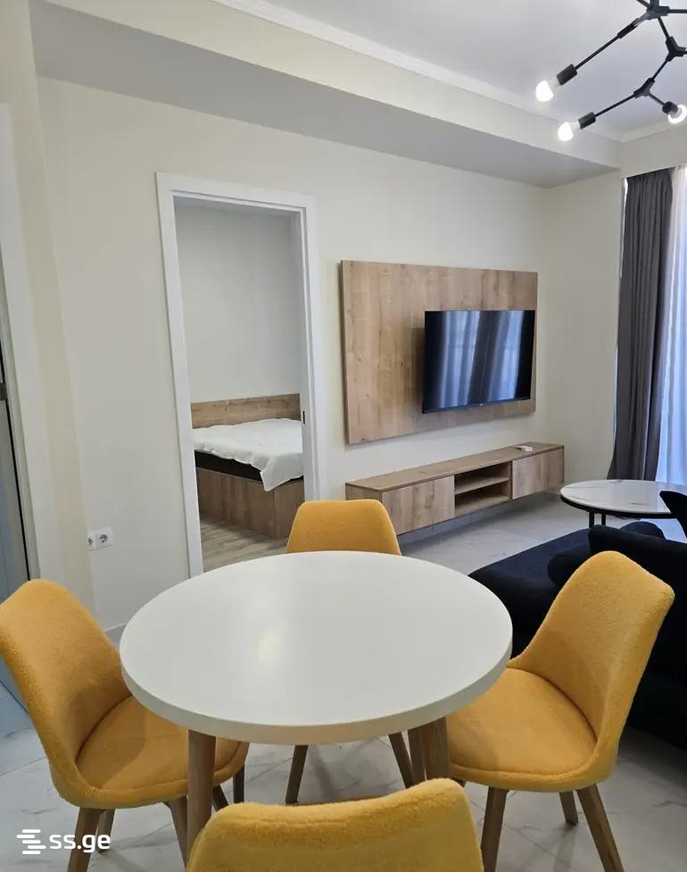 Bob walsh st. - 3 rooms