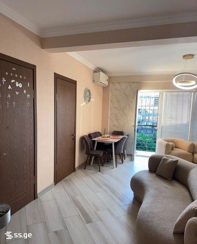 32 - 3 rooms