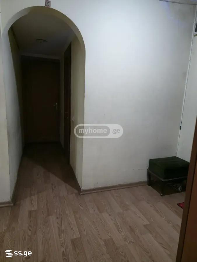 samtredia st. 2 - 4 rooms