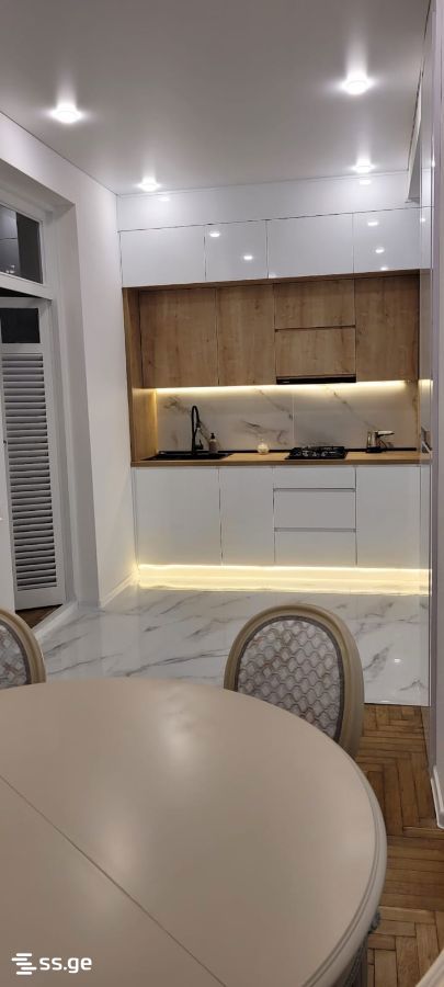 Vazha-Pshavela st. 4 - 4 rooms