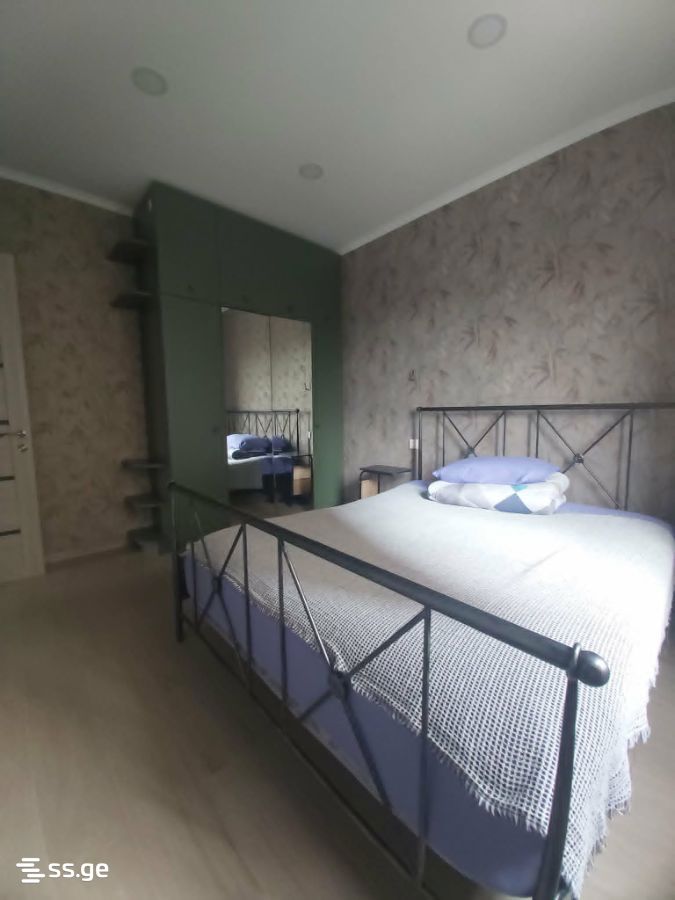 universiteti st. 46 - 3 rooms