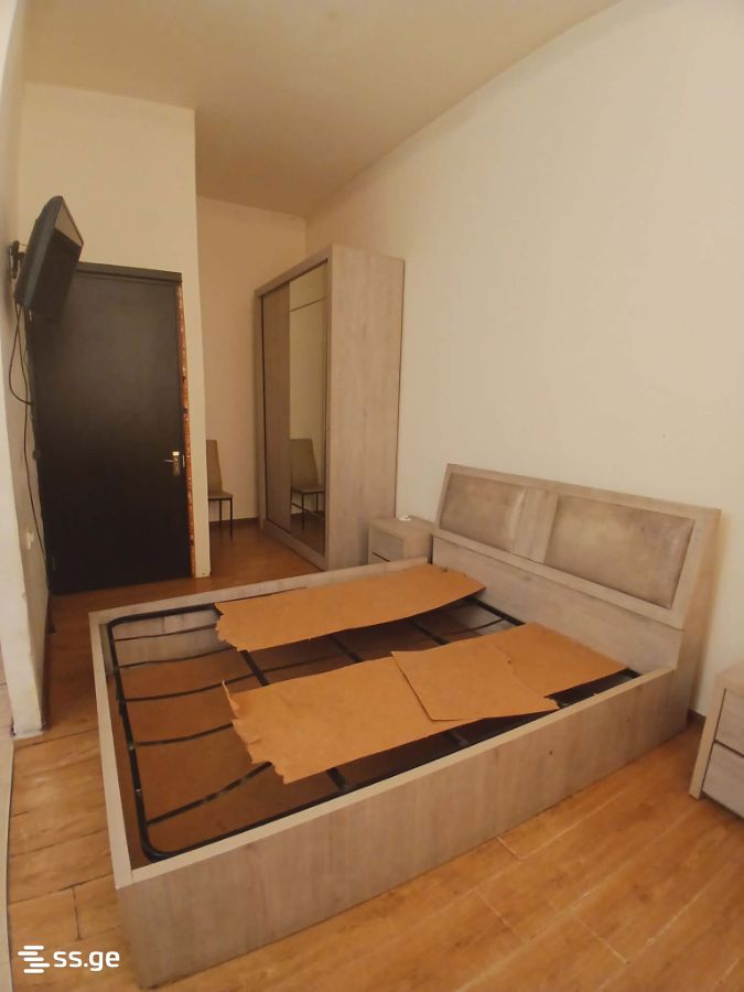 Emir Burjanadze st. 6 - 1 rooms