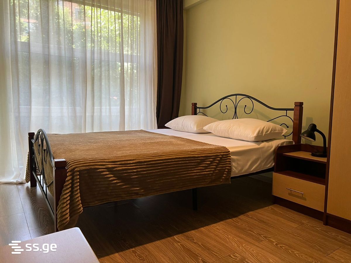 firdousi st. 5 - 2 rooms