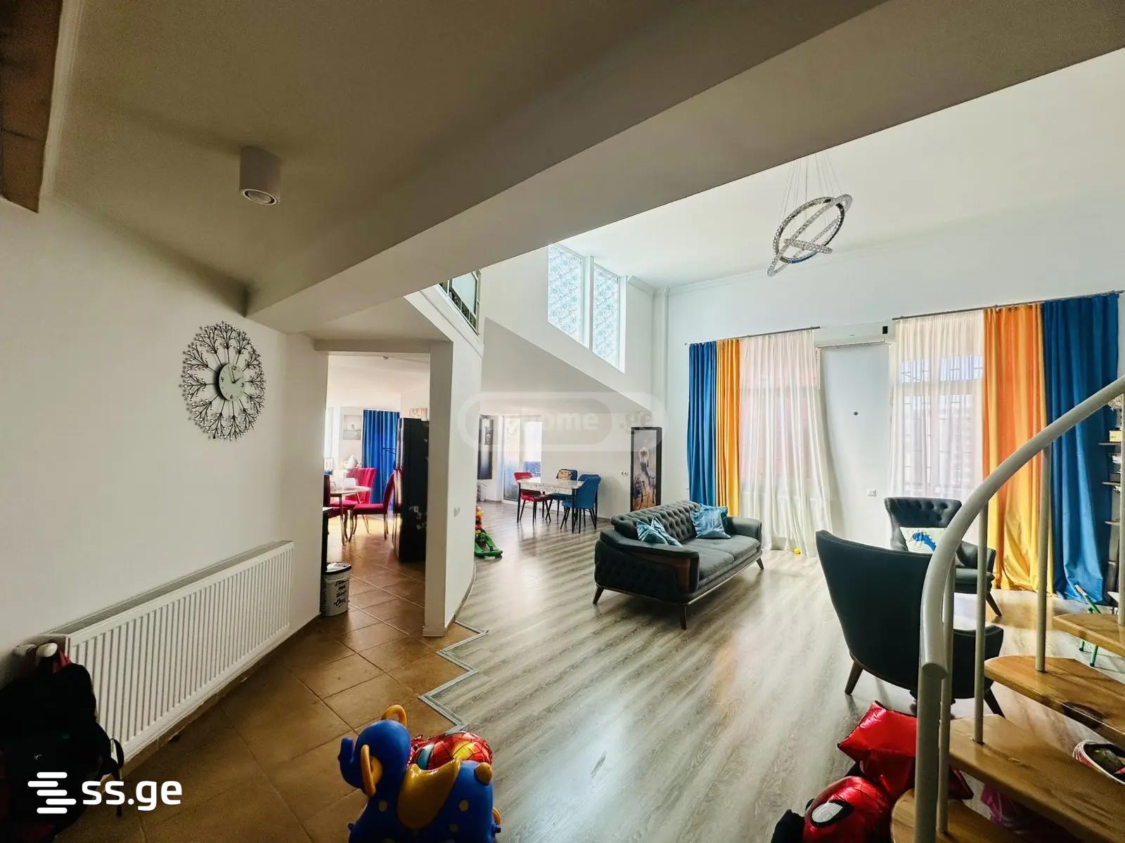 aslanidi st. 11 - 5 rooms