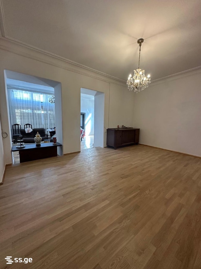 barnovi st. 2 - 4 rooms