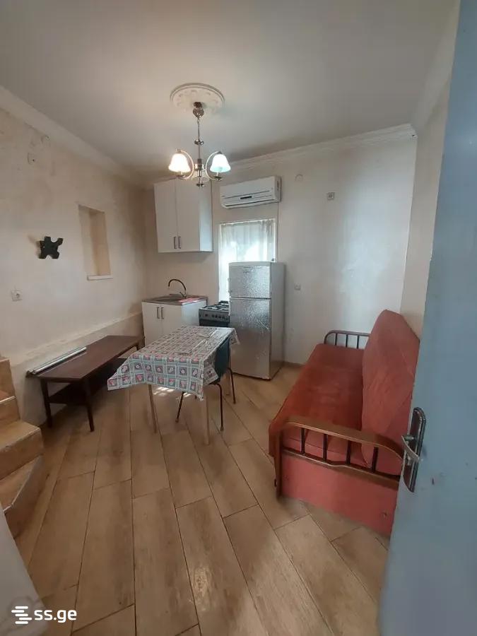 40 - 3 rooms