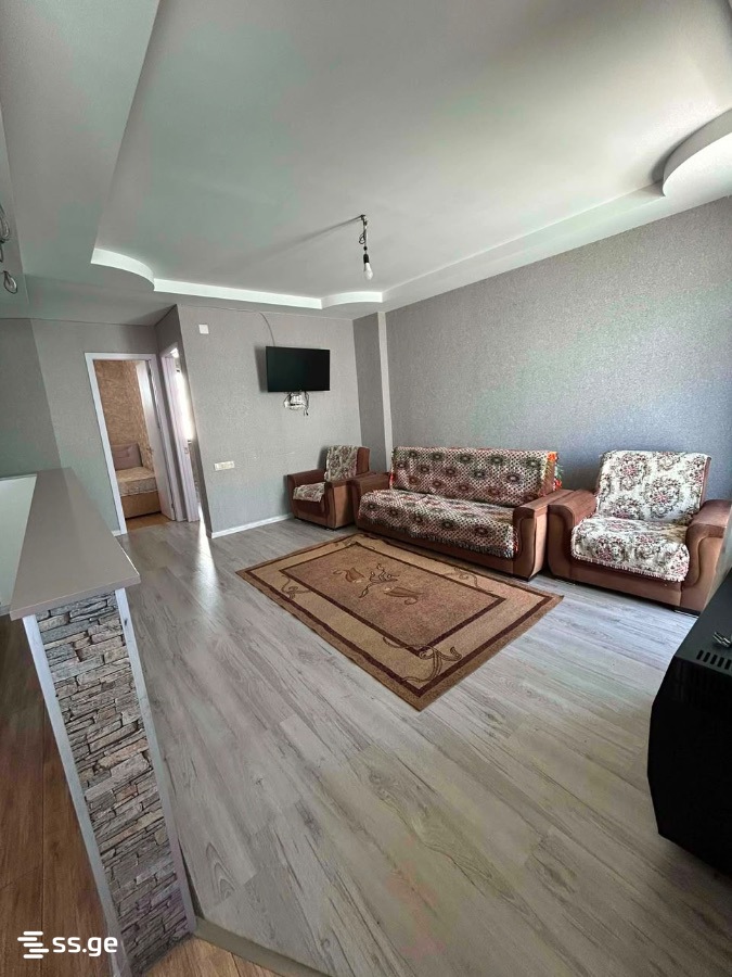 8 - 3 rooms