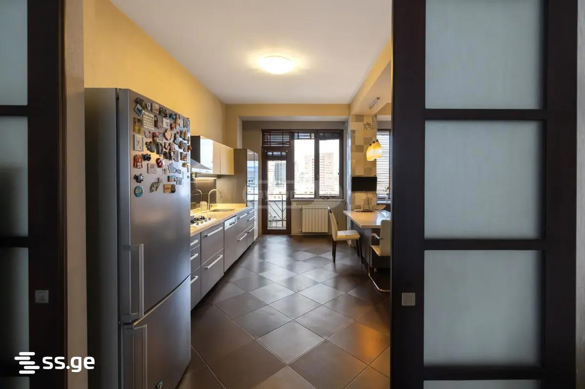 t. tabidze st. - 6 rooms