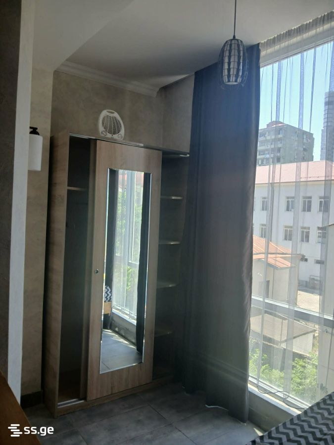 4 - 2 rooms