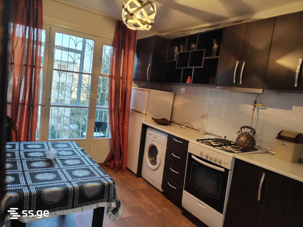 tsulukidze st. 4 - 1 rooms