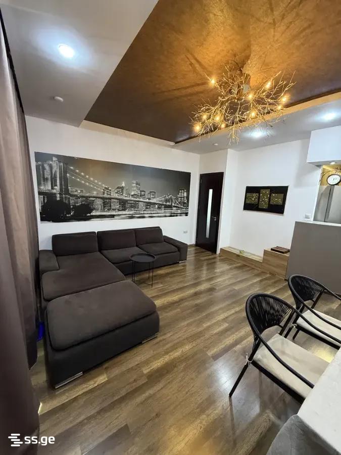 Panaskerteli-Tsitsishvili st. 13 - 4 rooms