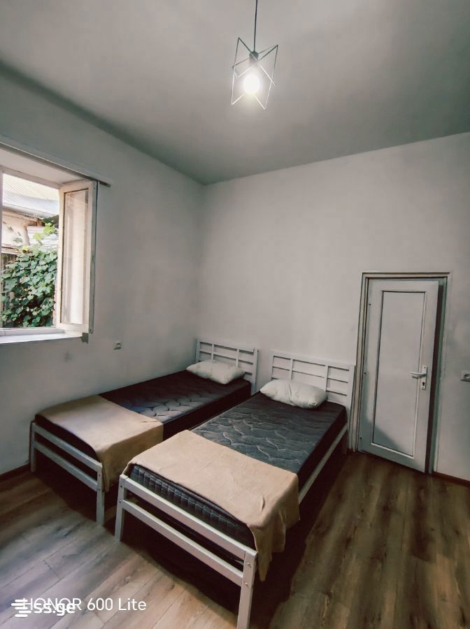cinamdzgrishvili st. 182 - 1 rooms