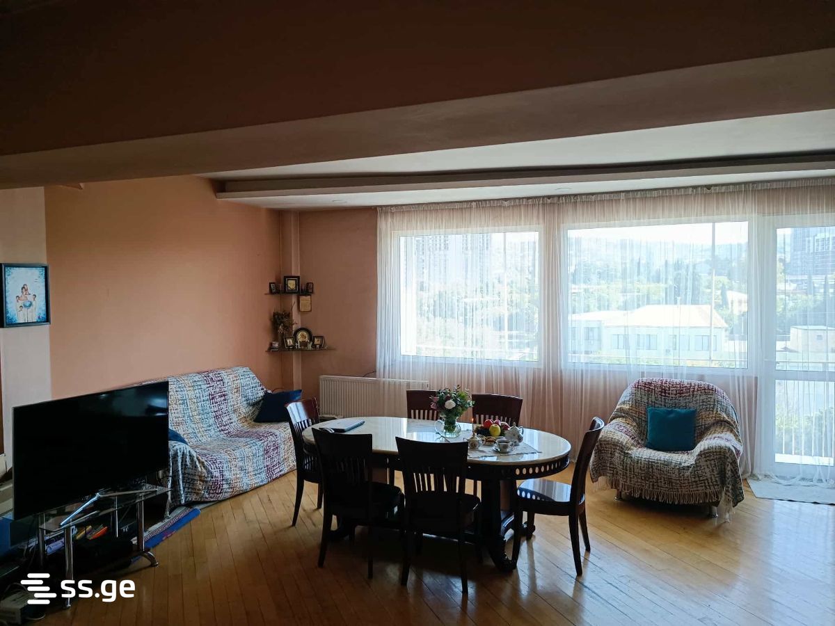 a.wereTlis avenue 111 - 4 rooms