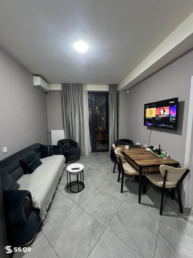 lomtatidze st. 7 - 3 rooms