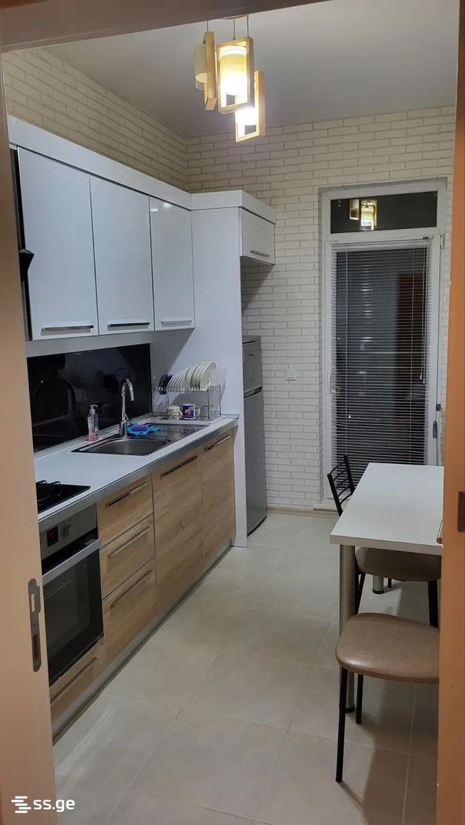 Bob walsh st. - 3 rooms