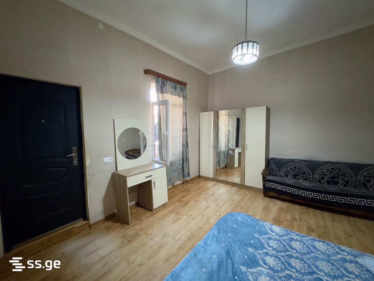 cinamdzgrishvili st. 74 - 1 rooms