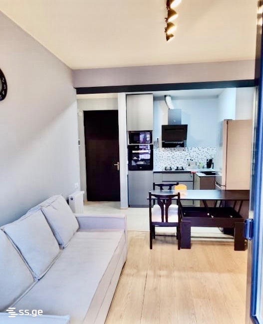 bagrat III st. 8 - 2 rooms