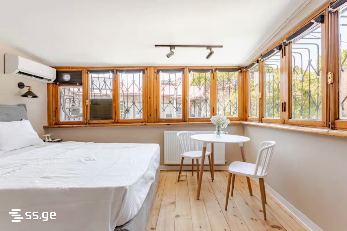 machabeli st. 1 - 1 rooms