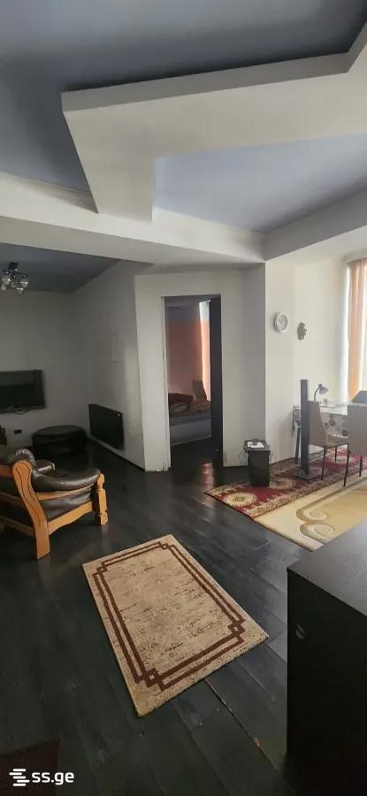 Kosmonavtebi coast 49 - 3 rooms