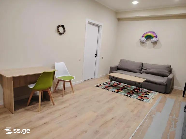 Kosmonavtebi coast - 3 rooms