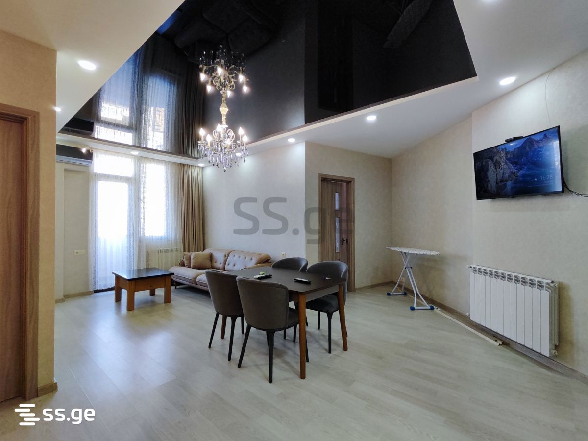 700 - 3 rooms