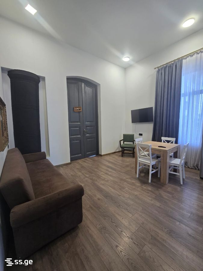 6 - 2 rooms