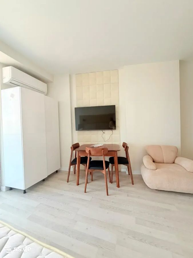 Lech and Maria Kaczynski street 1 - 1 rooms