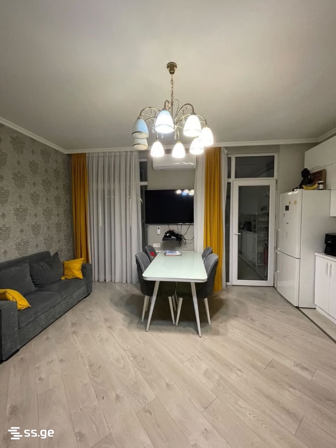4 - 3 rooms
