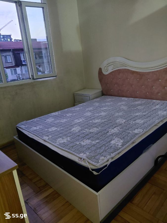 75 - 4 rooms
