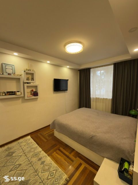 ioane petritsi st. 8 - 5 rooms