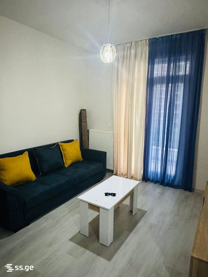 Bob walsh st. - 2 rooms