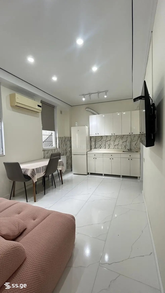 42 - 3 rooms