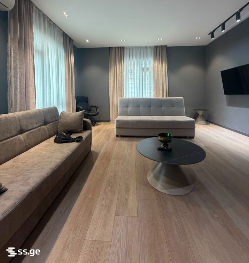 25 - 3 rooms