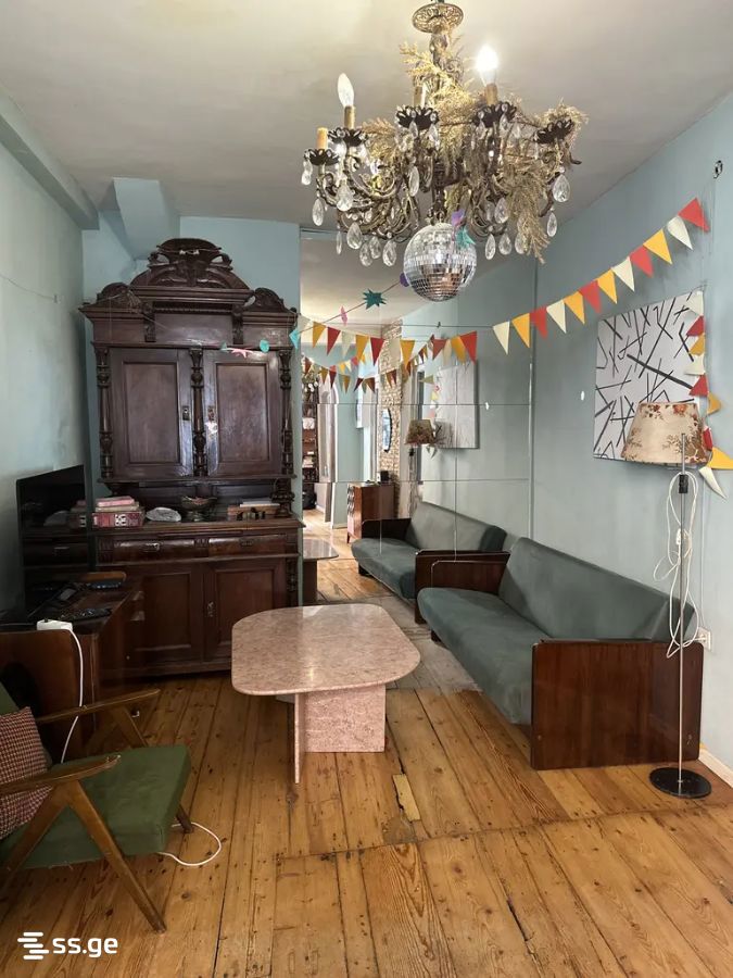 chovelidze st. 2 - 4 rooms