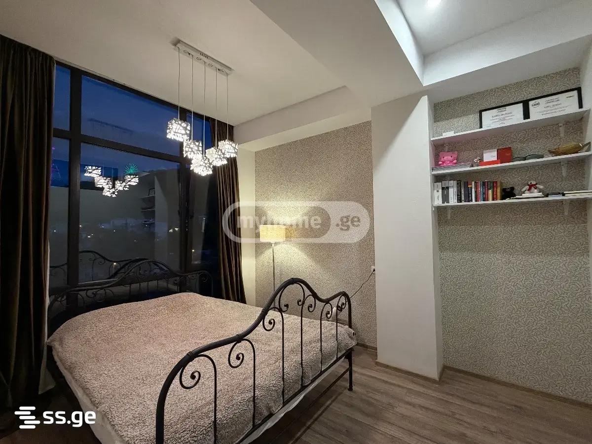 zurab zhvania square - 3 rooms