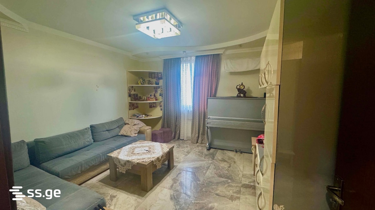 Leonidze st. 4 - 4 rooms