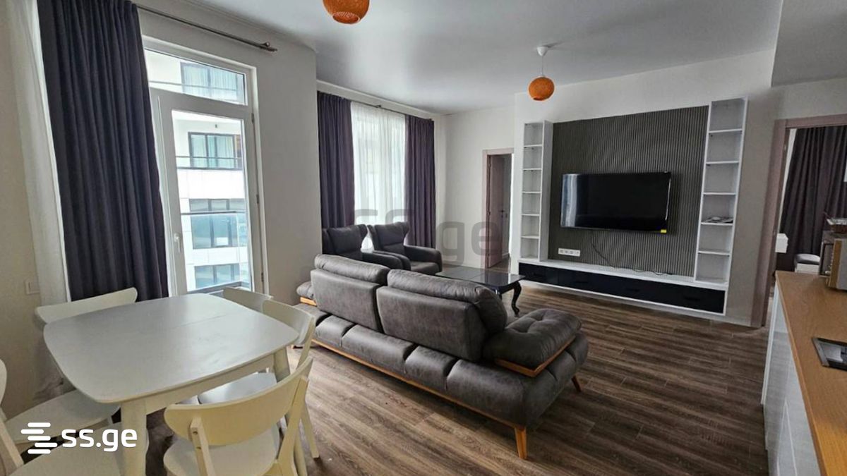 Lech and Maria Kaczynski street 5 - 3 rooms