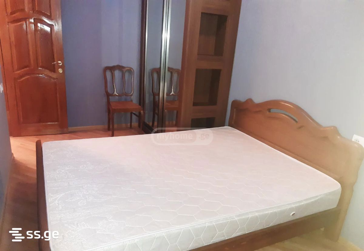 Kosmonavtebi coast 49 - 2 rooms