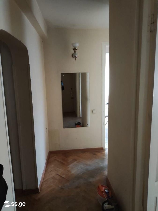 bakhtrioni st. 11 - 3 rooms