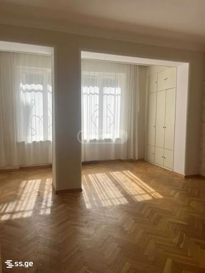 pekini st. 35 - 3 rooms