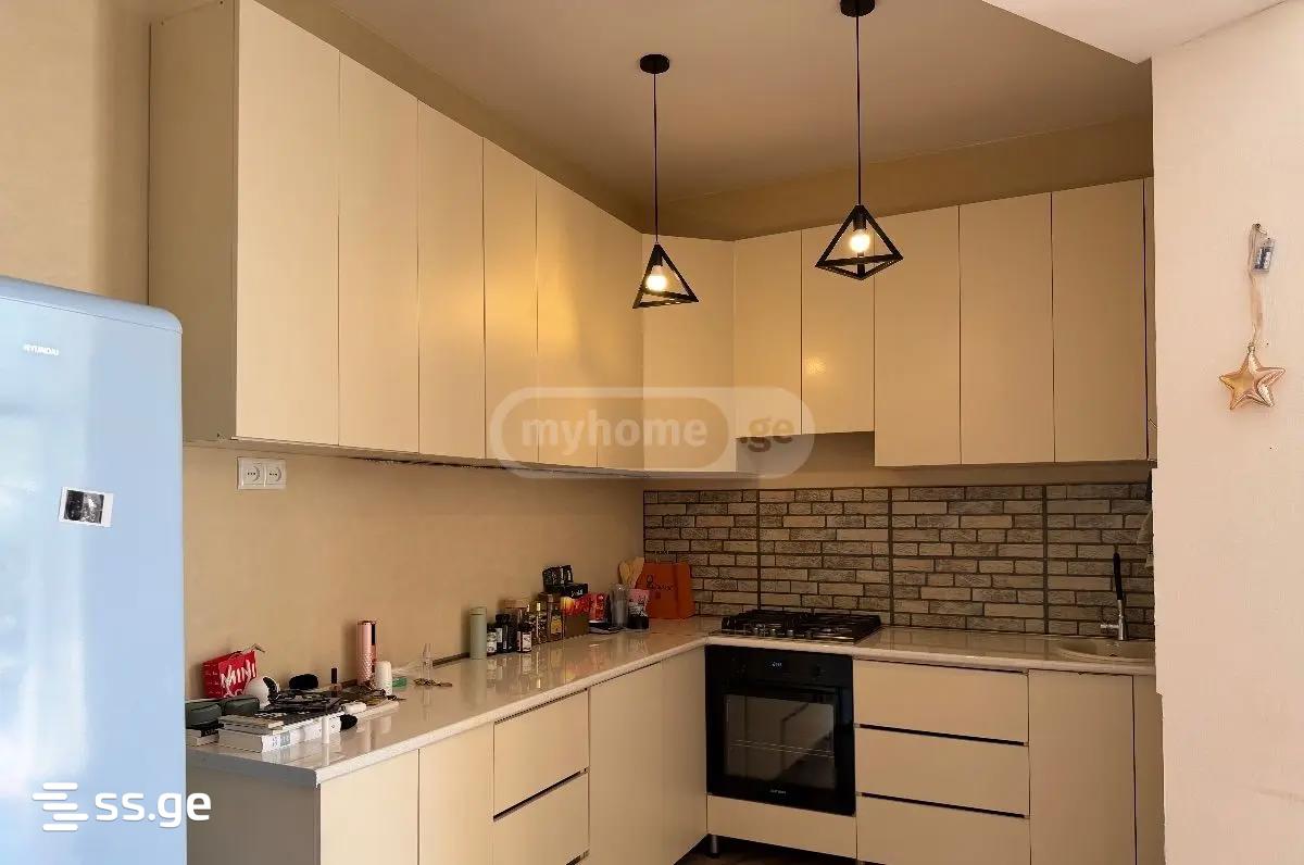 zurab zhvania square - 3 rooms