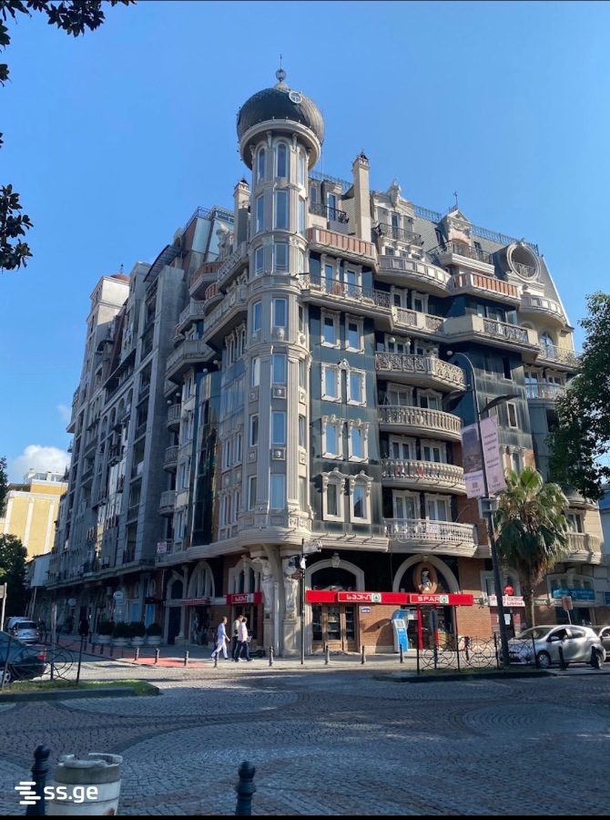 Sh. Rustaveli Ave. 35 - 4 rooms