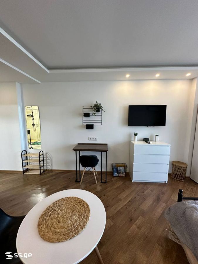 R. Nizharadze st. 18 - 1 rooms