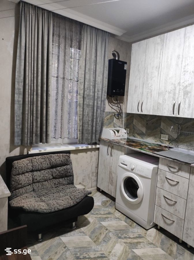 555 - 1 rooms