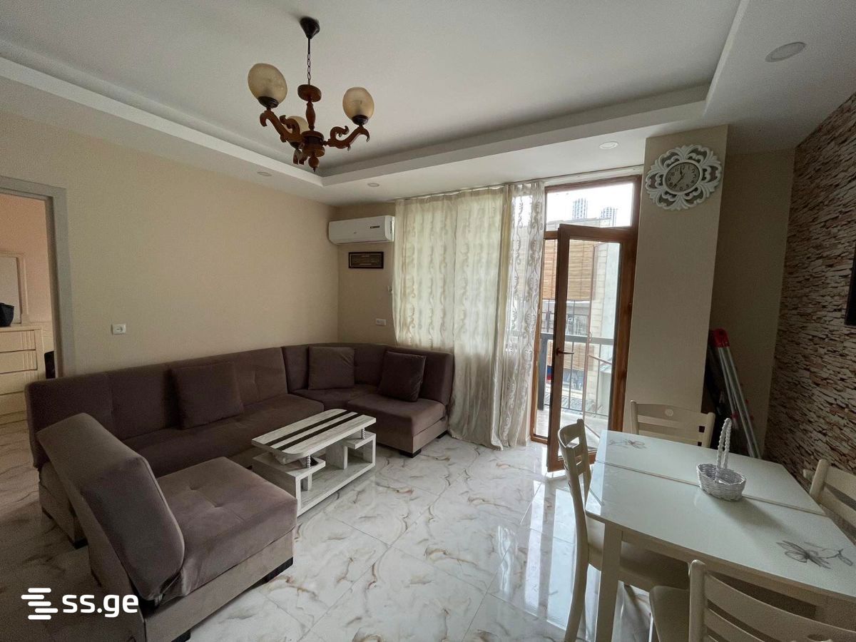 universiteti st. 2 - 3 rooms