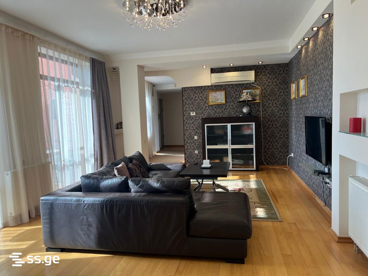 Tengiz Akhmeteli St. 40 - 5 rooms
