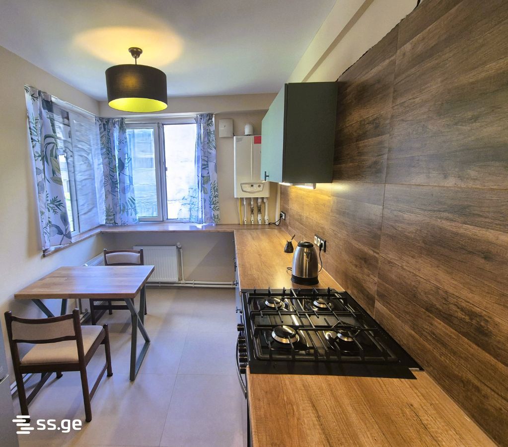 bakhtrioni st. 11 - 3 rooms