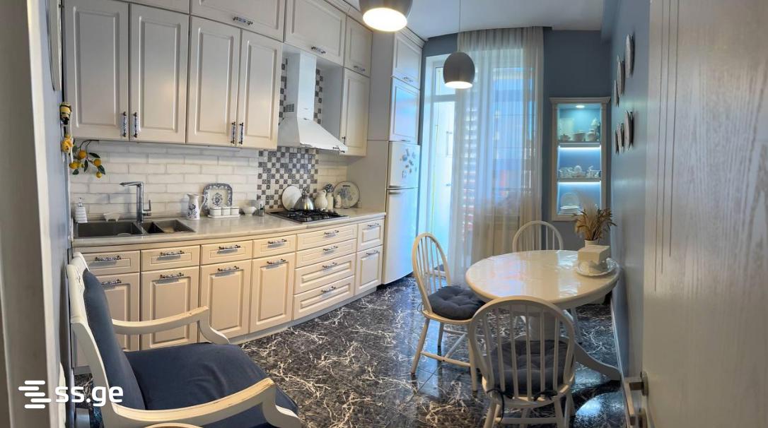 Sh. Rustaveli Ave. 41 - 3 rooms