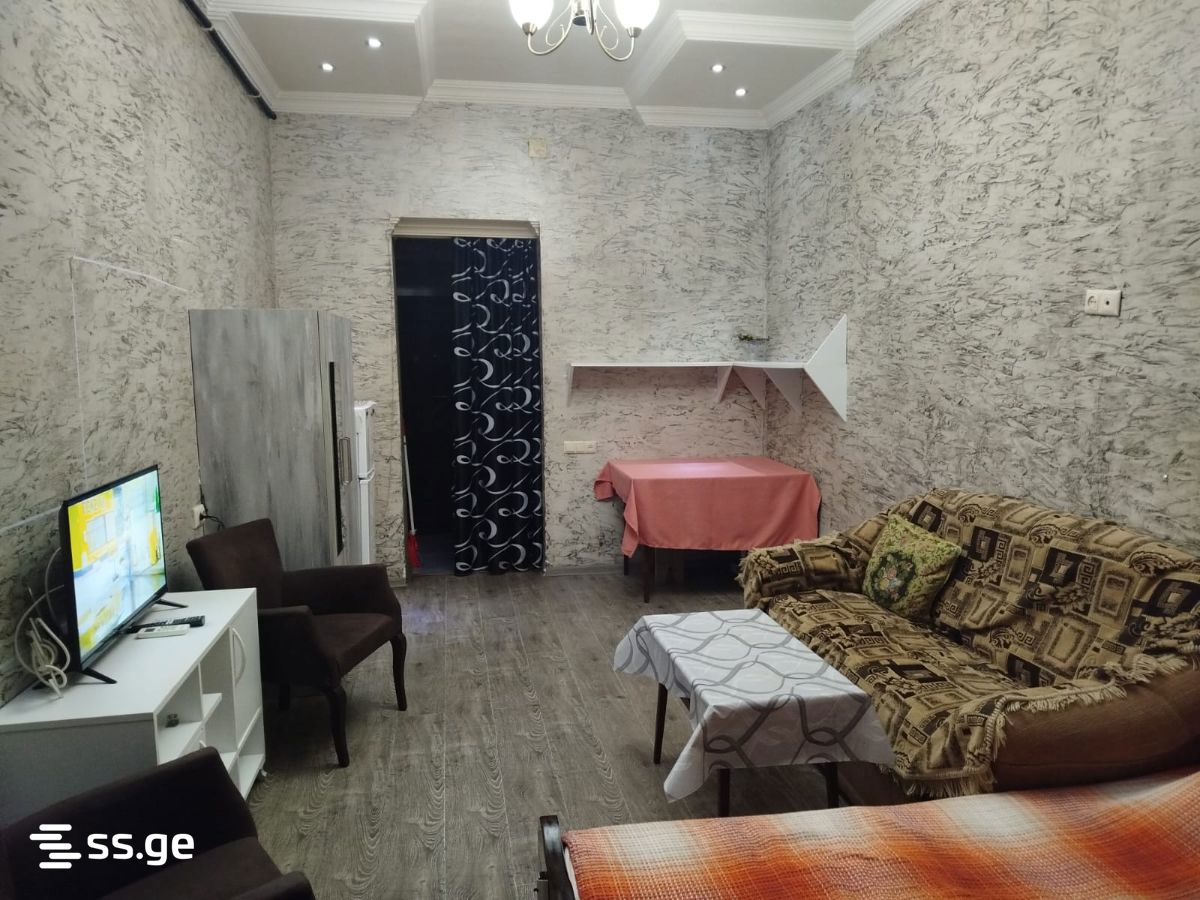 6 - 1 rooms
