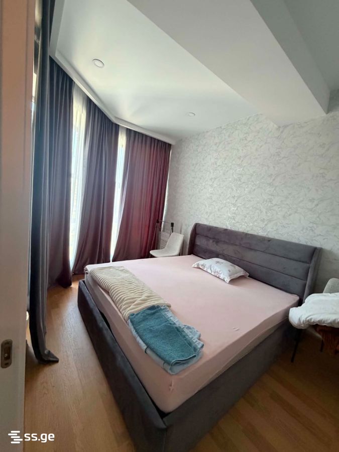 Kosmonavtebi coast - 3 rooms